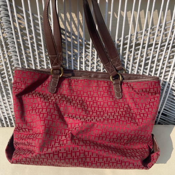Tommy Hilfiger Burgundy Fabric Tote 👜 Handbag in very good condition 🤩 - Picture 2 of 7